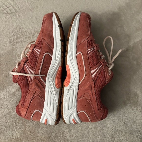 Vionic Walker Women's Plantar Fasciitis Shoe - Pink Rose Suede Size 7.5 - Picture 7 of 15